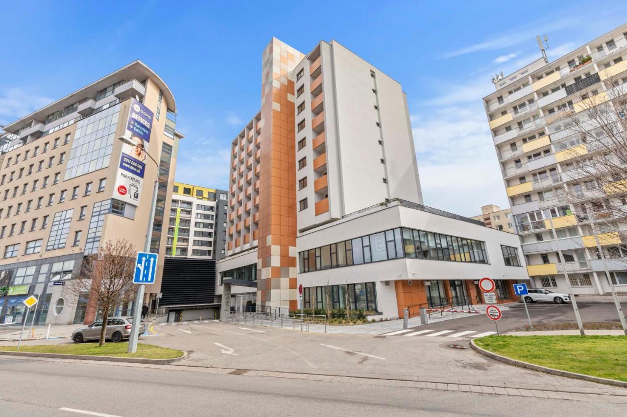 Lam Green - Ac -Balcony Pressburg Exterior foto