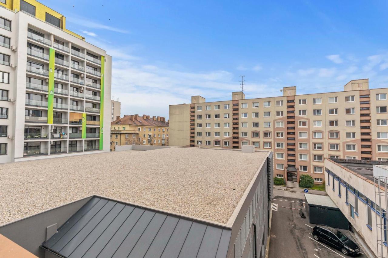 Lam Green - Ac -Balcony Pressburg Exterior foto